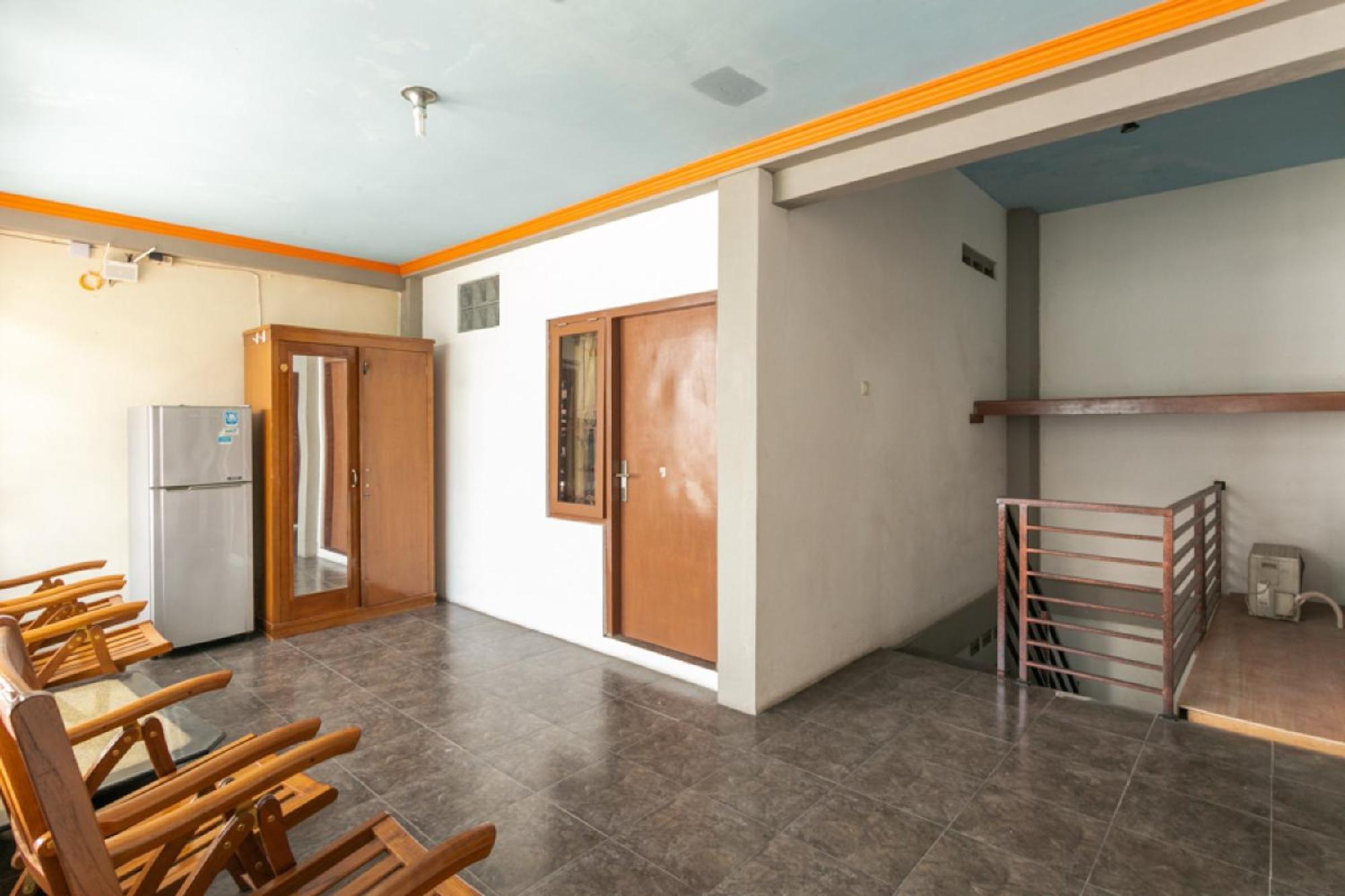 Reddoorz Syariah Near Stadion Manahan Solo 2 Ngoại thất bức ảnh
