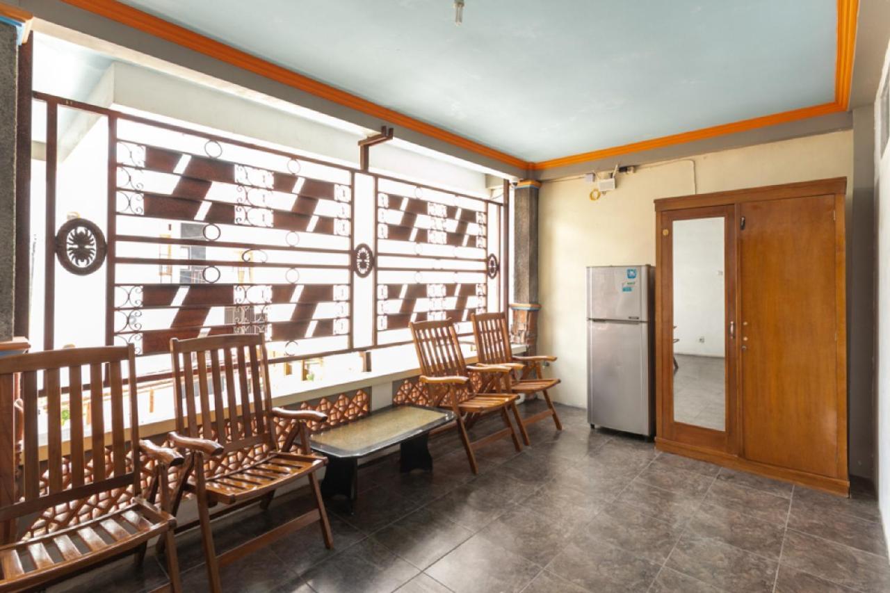 Reddoorz Syariah Near Stadion Manahan Solo 2 Ngoại thất bức ảnh