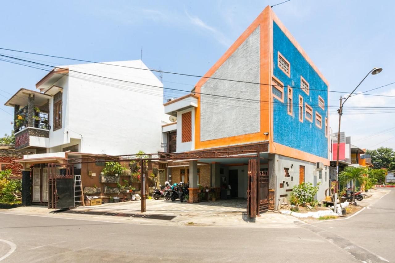 Reddoorz Syariah Near Stadion Manahan Solo 2 Ngoại thất bức ảnh