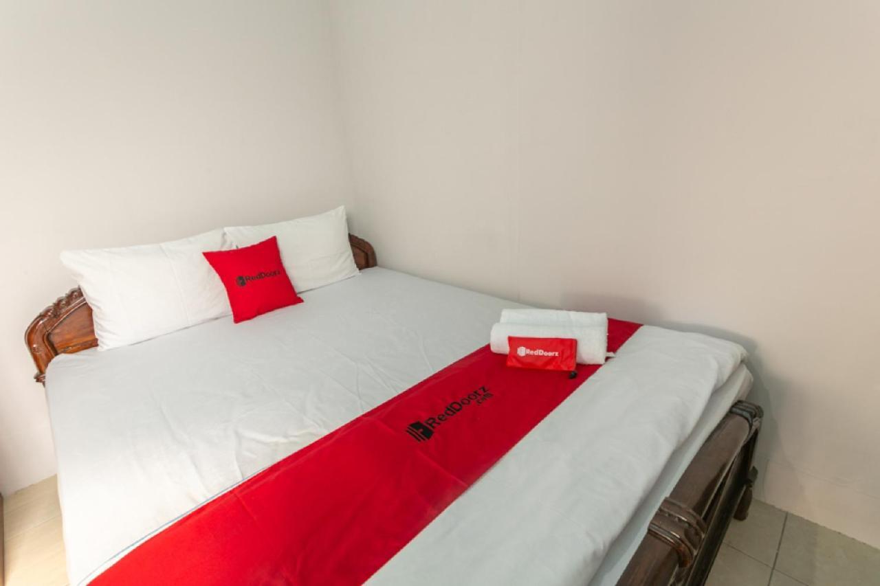 Reddoorz Syariah Near Stadion Manahan Solo 2 Ngoại thất bức ảnh