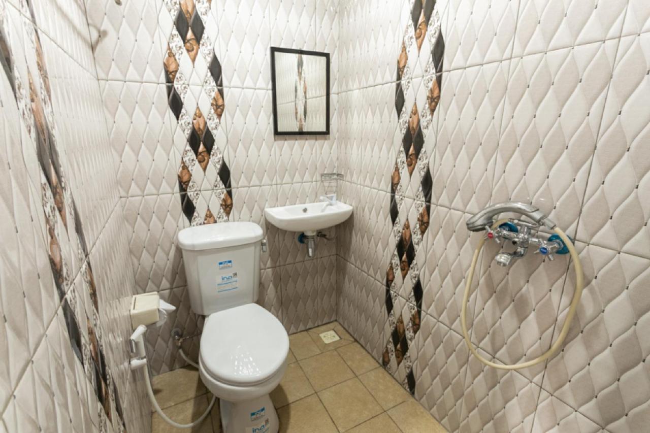 Reddoorz Syariah Near Stadion Manahan Solo 2 Ngoại thất bức ảnh